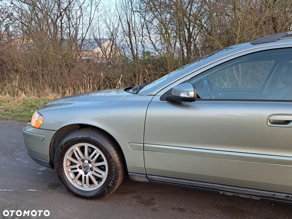 Volvo V70 2.4 Kinetic - 24