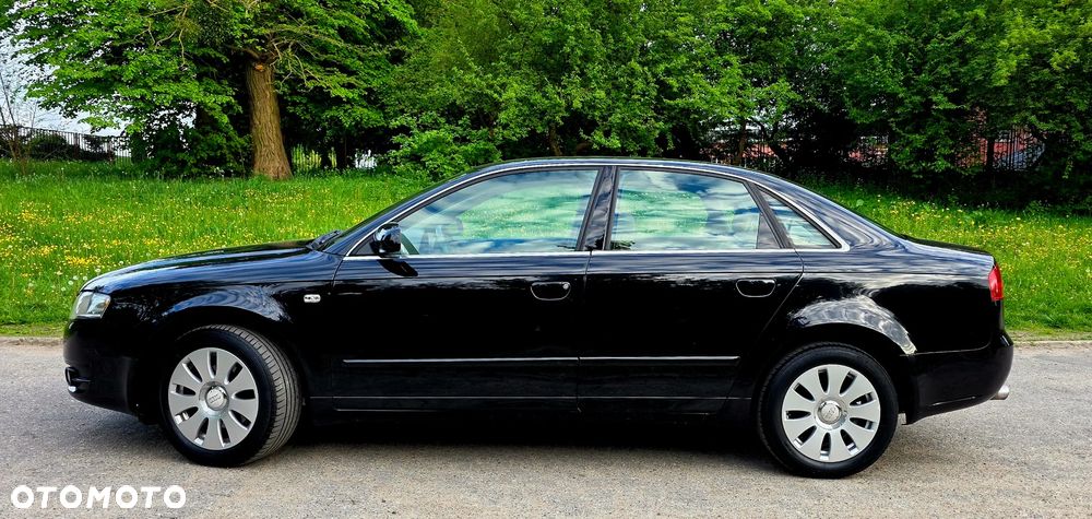 Audi A4 Limousine - 4