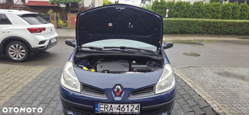Renault Clio - 10