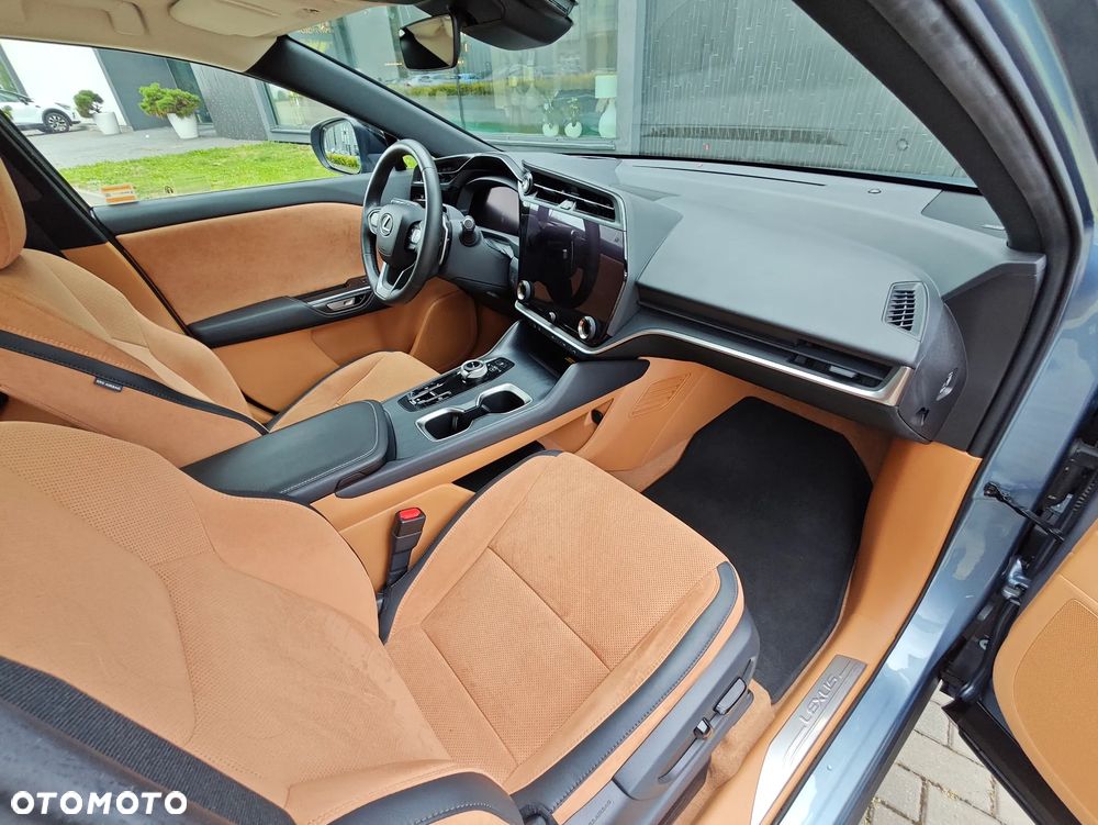 Lexus RZ 450e Omotenashi DIRECT4 - 4