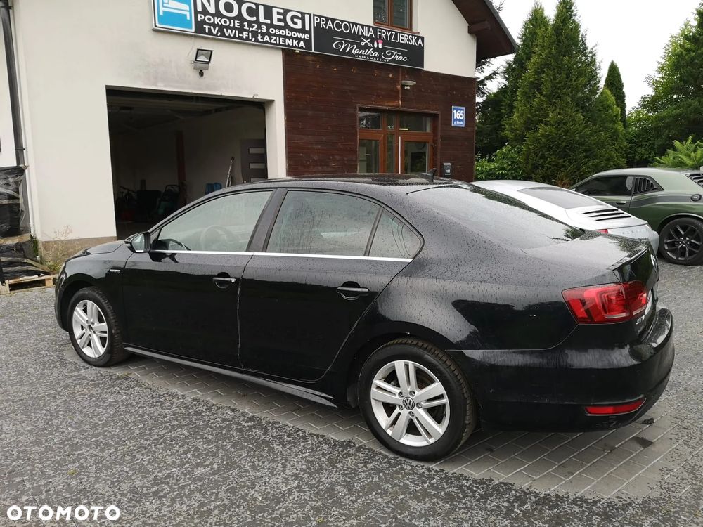 Volkswagen Jetta - 6
