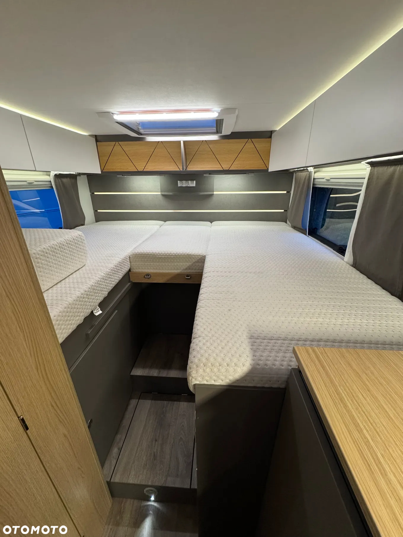 LMC Hymer H664 2023 Jak NOWY piękny kamper półintegra 4os bdb dopos. FV23% - 17