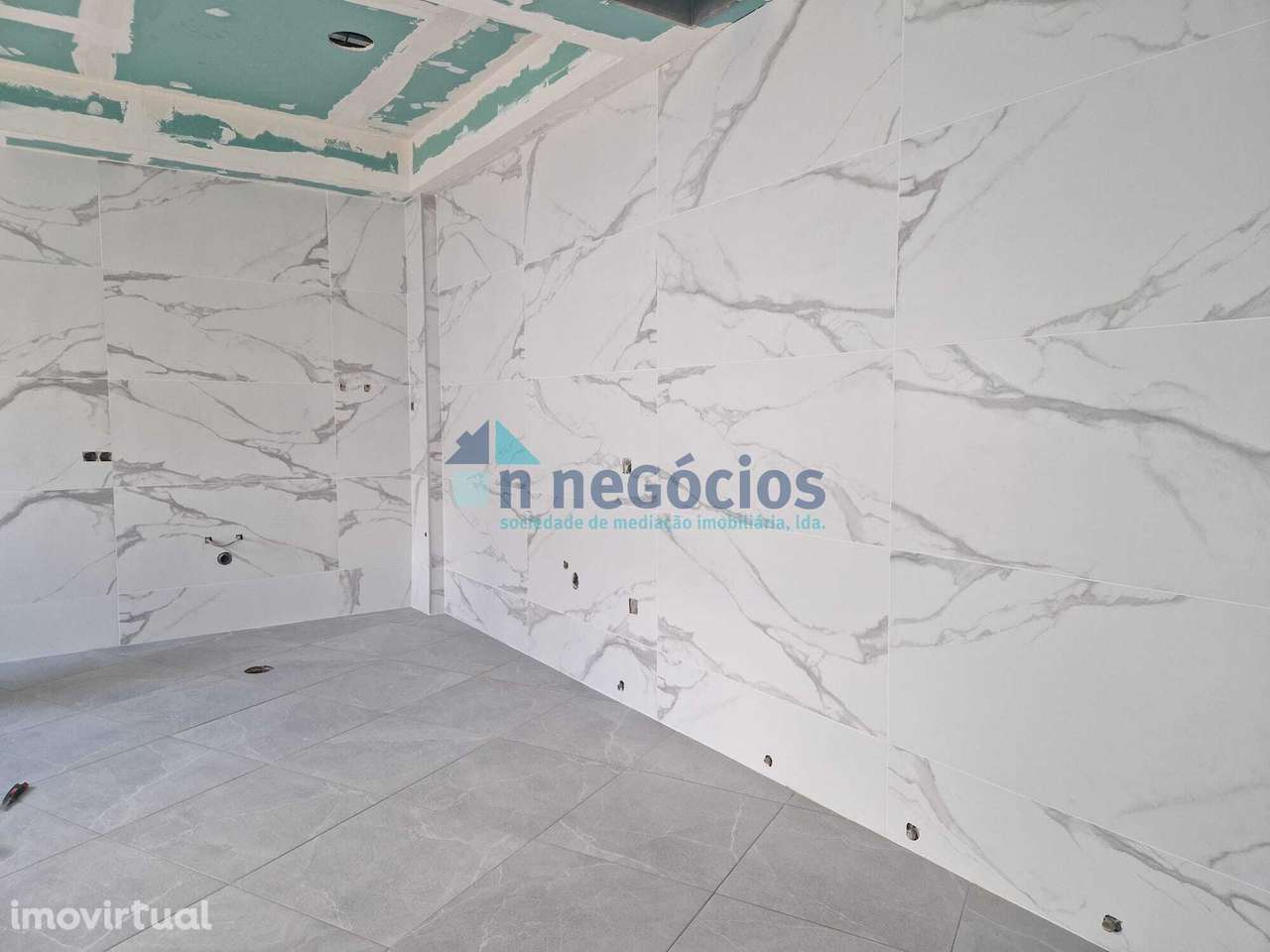 Espaço comercial com grande montra -O AZEMÉIS CENTRO - Grande imagem: 5/8