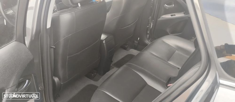 Toyota Avensis SW 2.0 D-4D Exclusive +Pele+GPS - 13