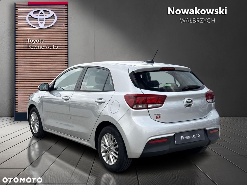 Kia Rio 1.4 L - 4