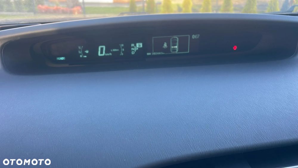 Toyota Prius 1.8 HSD Premium - 17