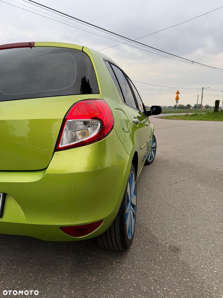 Renault Clio - 14