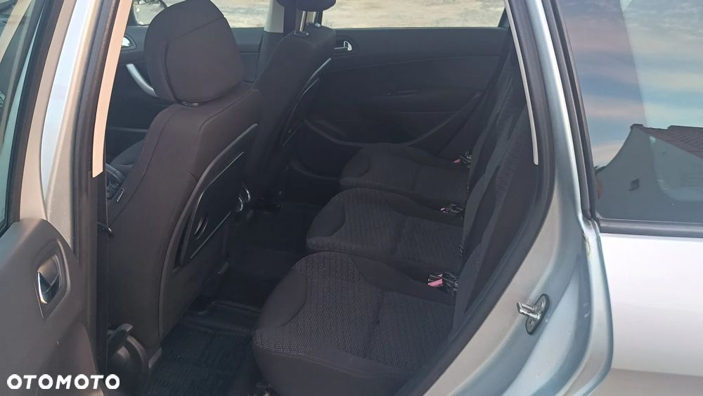 Peugeot 308 HDi FAP 135 Platinum - 11