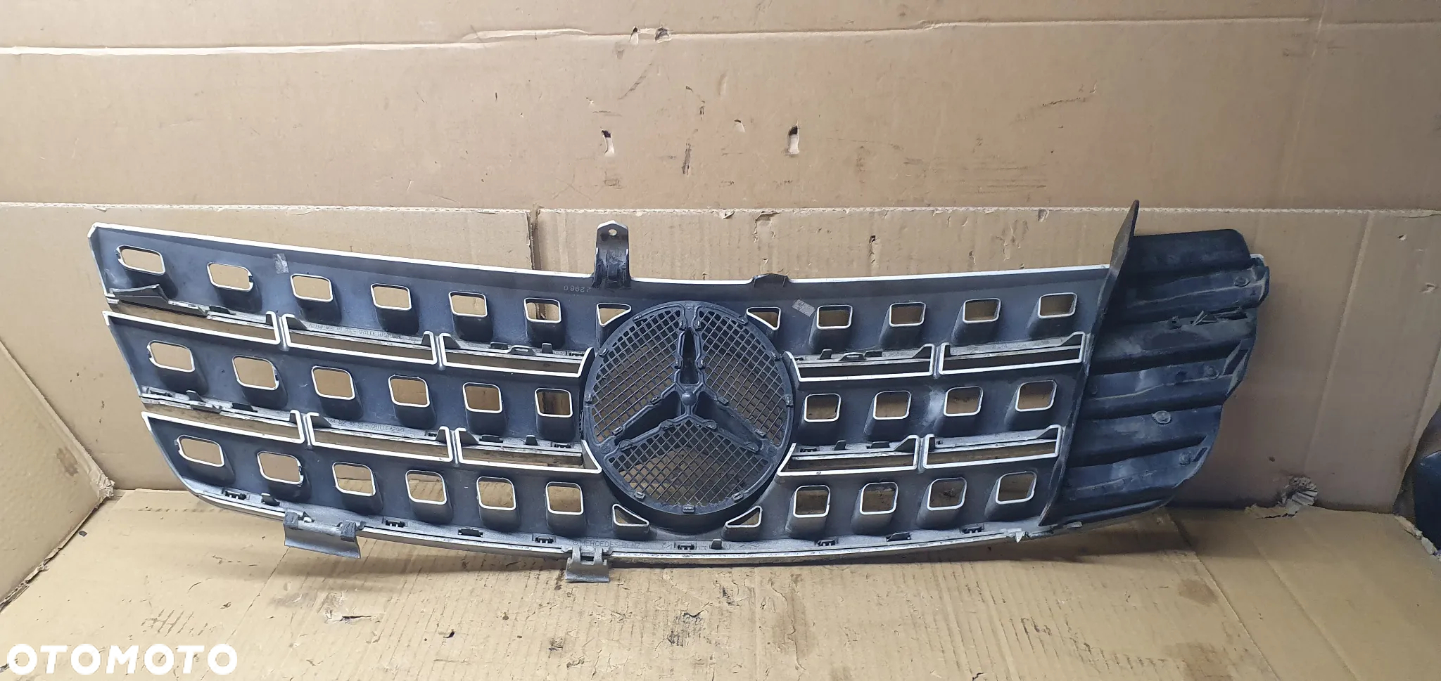 Grill atrapa zderzaka Mercedes ML W164 A1648880123 A1648800685 - 6