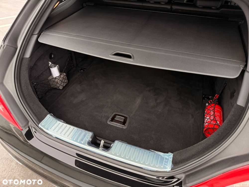 Mercedes-Benz CLS 500 4-Matic 7G-TRONIC - 32