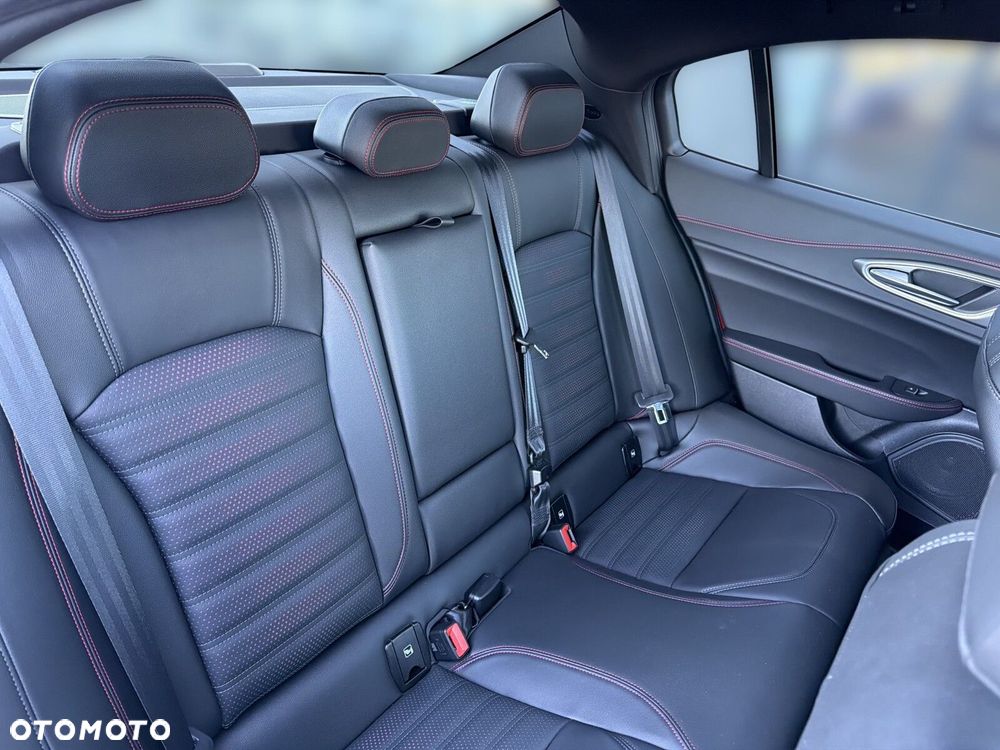 Alfa Romeo Giulia 2.0 Turbo Tributo Italiano Q4 - 14