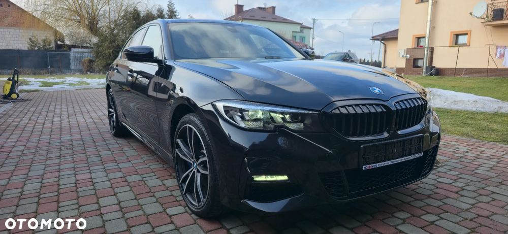 BMW Seria 3 330e M Sport - 23