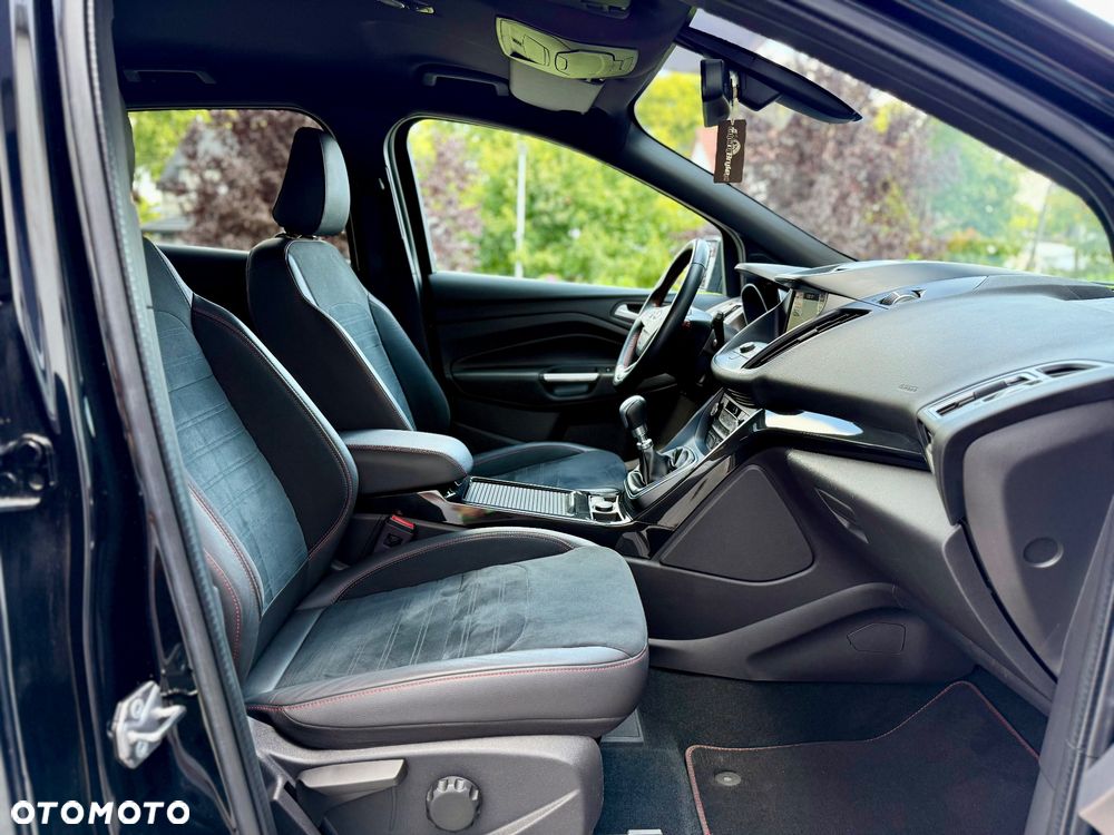 Ford Kuga 1.5 EcoBoost 2x4 ST-Line - 22