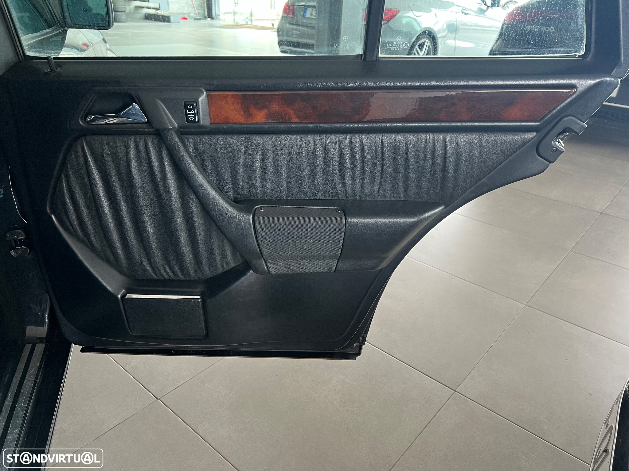 Mercedes-Benz E 250 D Turbo - 18