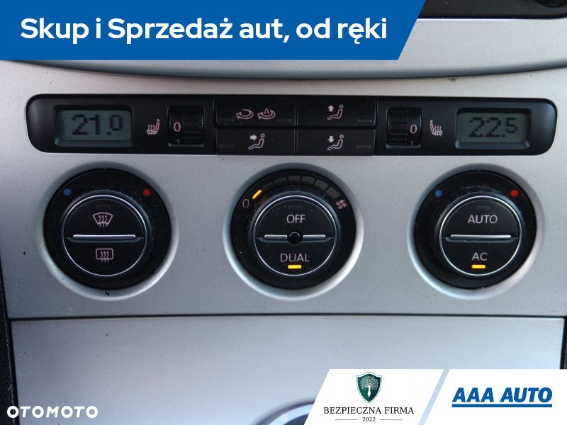 Volkswagen Passat - 14