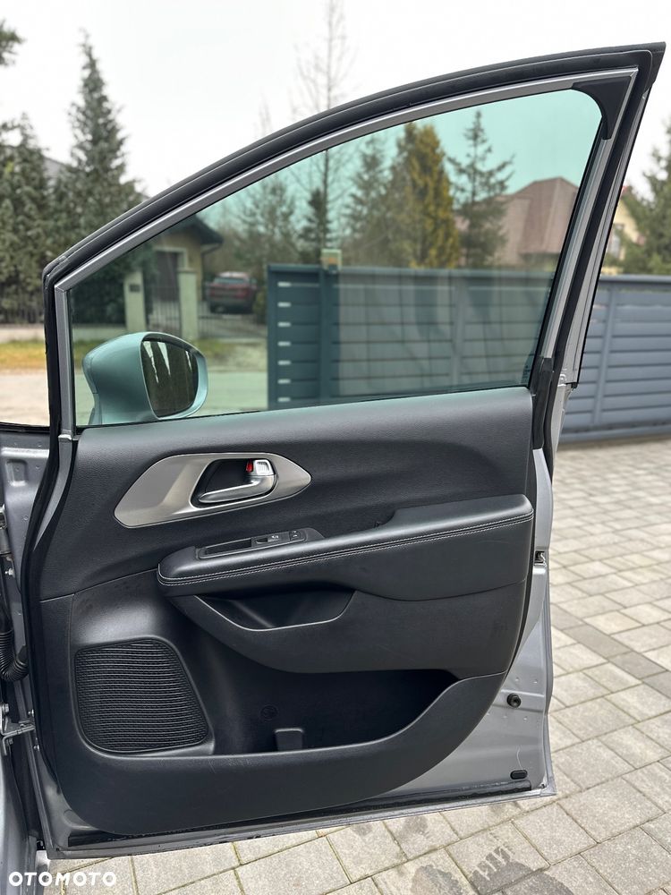 Chrysler Pacifica - 13