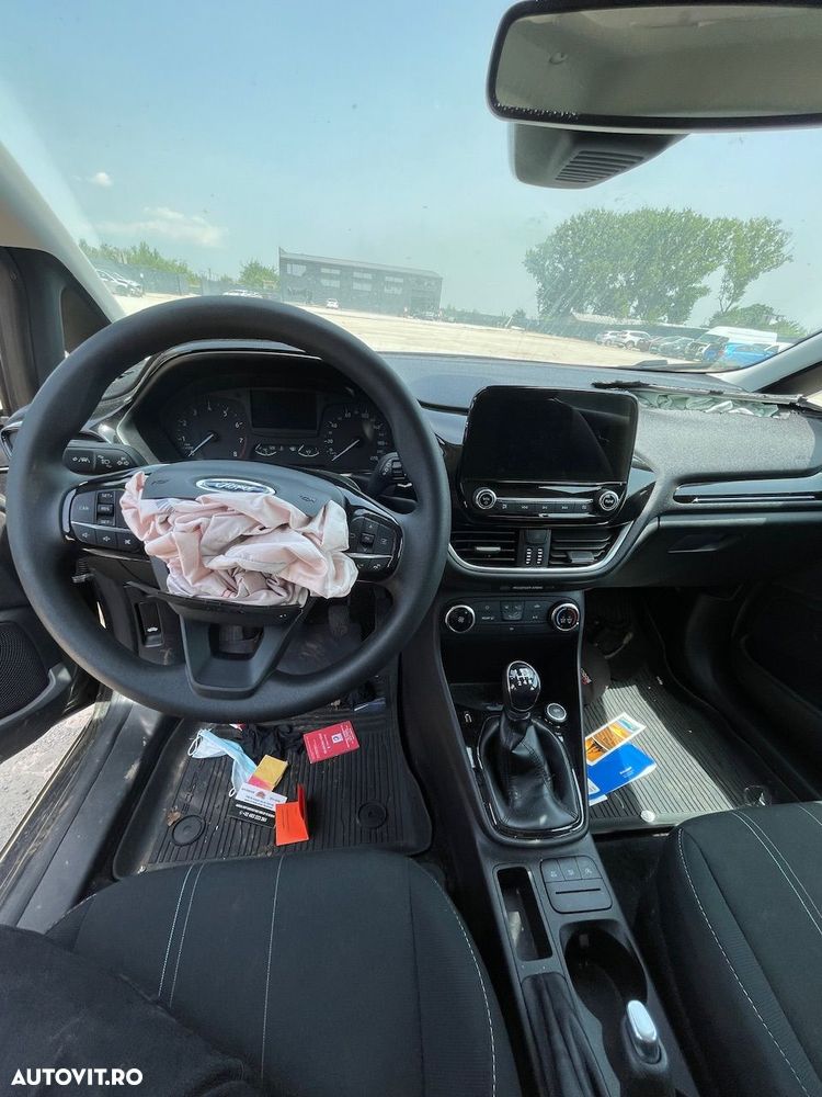 Dezmembrez Ford Fiesta 2018 Hatchback Gri - 3