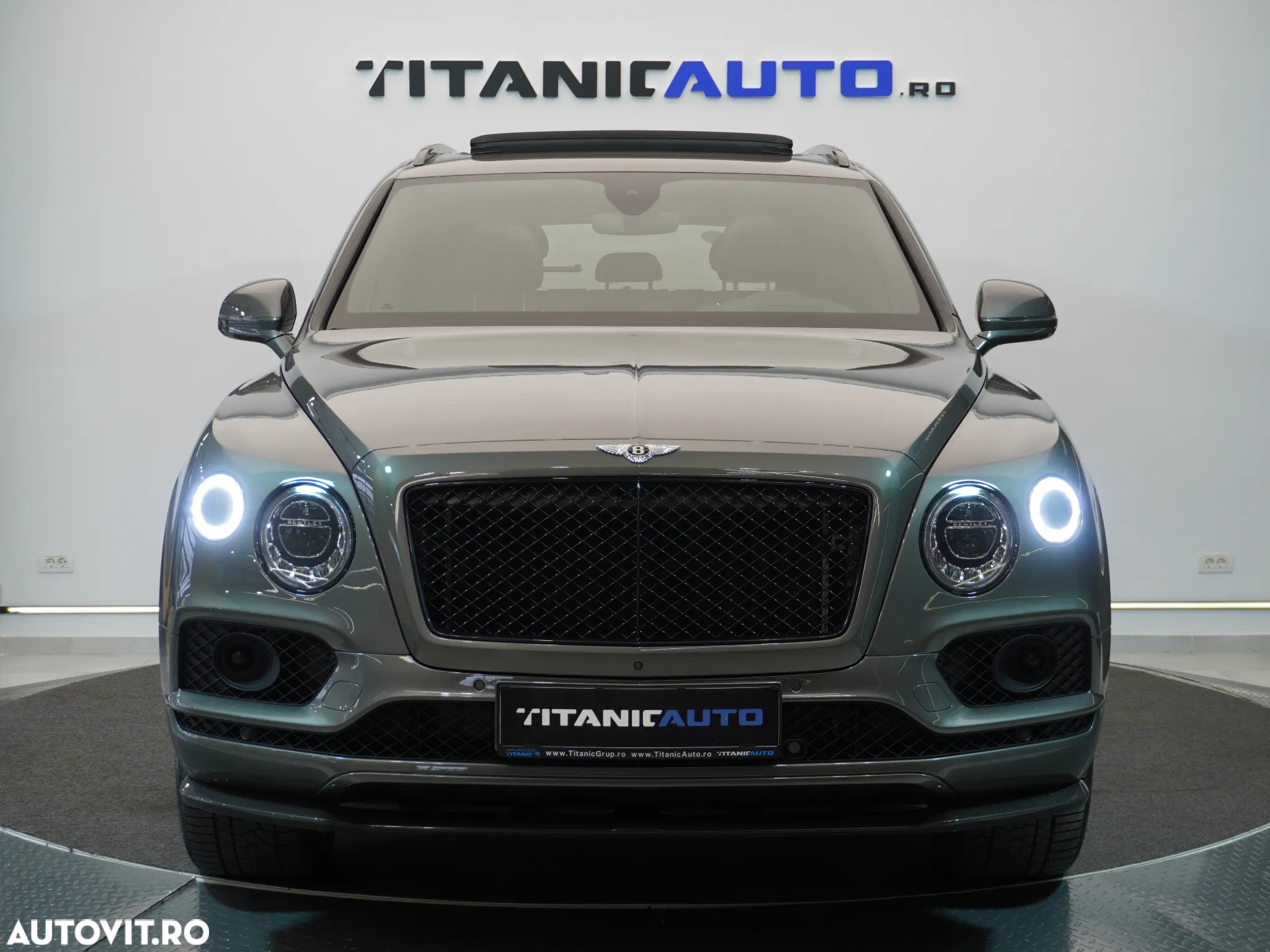 Bentley Bentayga - 12
