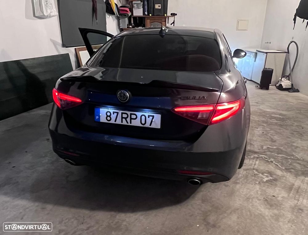 Alfa Romeo Giulia 2.2 D Super - 9