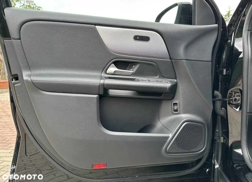 Mercedes-Benz GLA 200 Style - 11