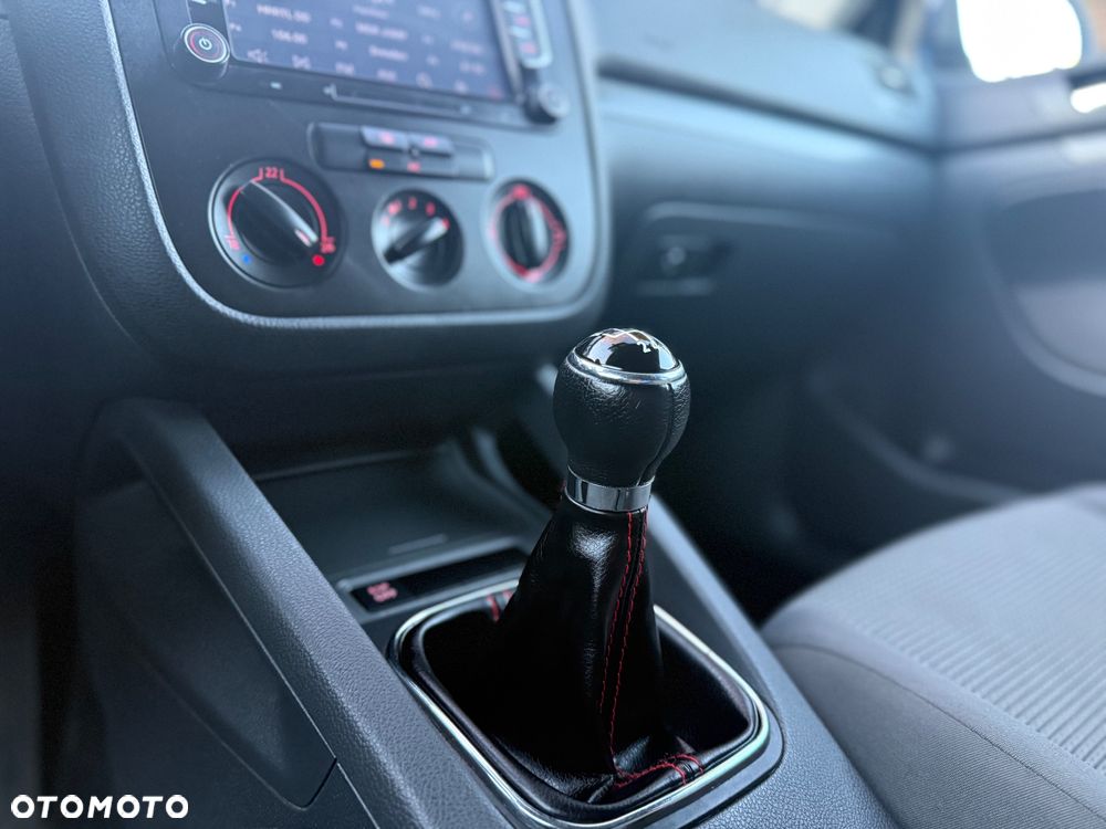 Volkswagen Golf 1.9 TDI DPF Trendline BlueMotion - 13