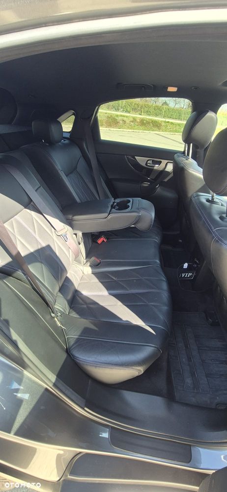 Infiniti Q70 3.0d S Premium - 24