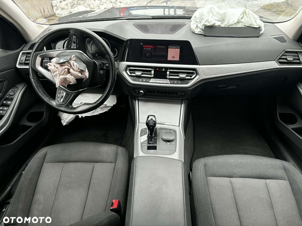 BMW Seria 3 318d Edition Luxury Line Purity - 25