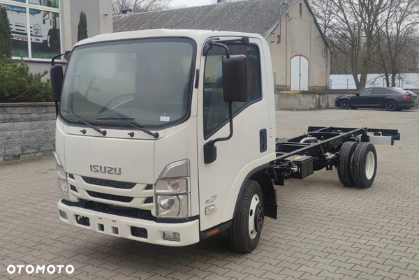 Isuzu m27