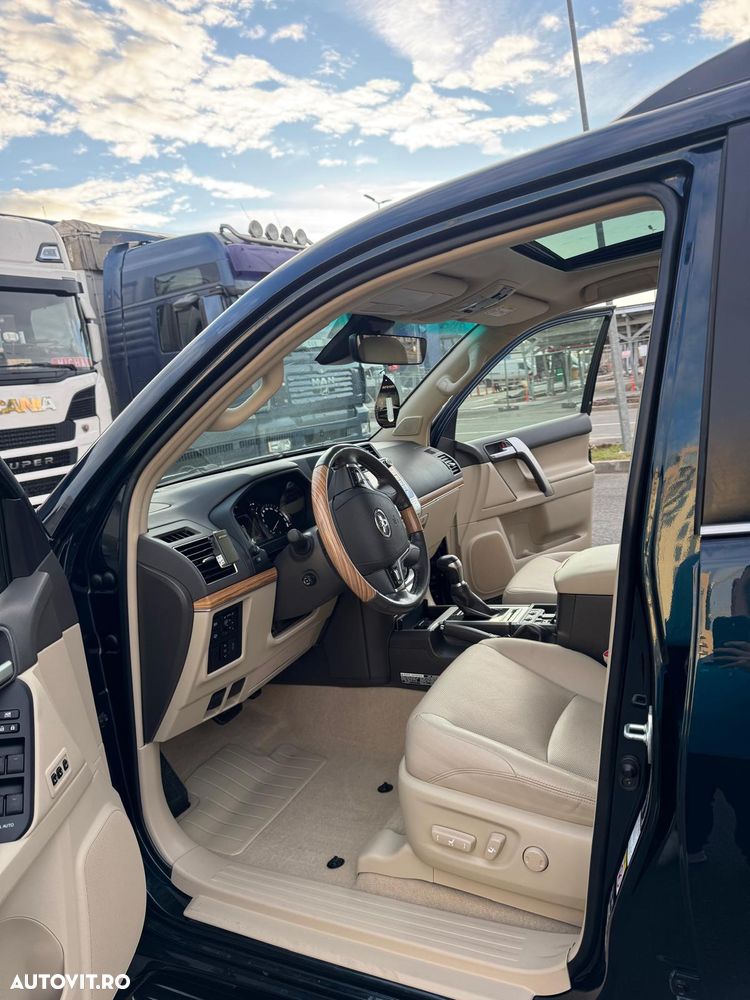 Toyota Land Cruiser - 5