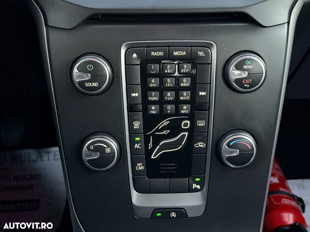 Volvo V40 D2 Kinetic - 24