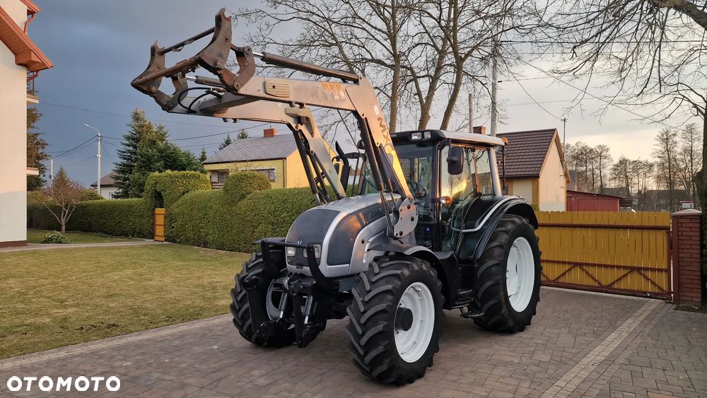 Valtra N121 HiTech, 130 koni, SISU 4cyl TURBO INTECOOLER, 141, 111, 101 - 1