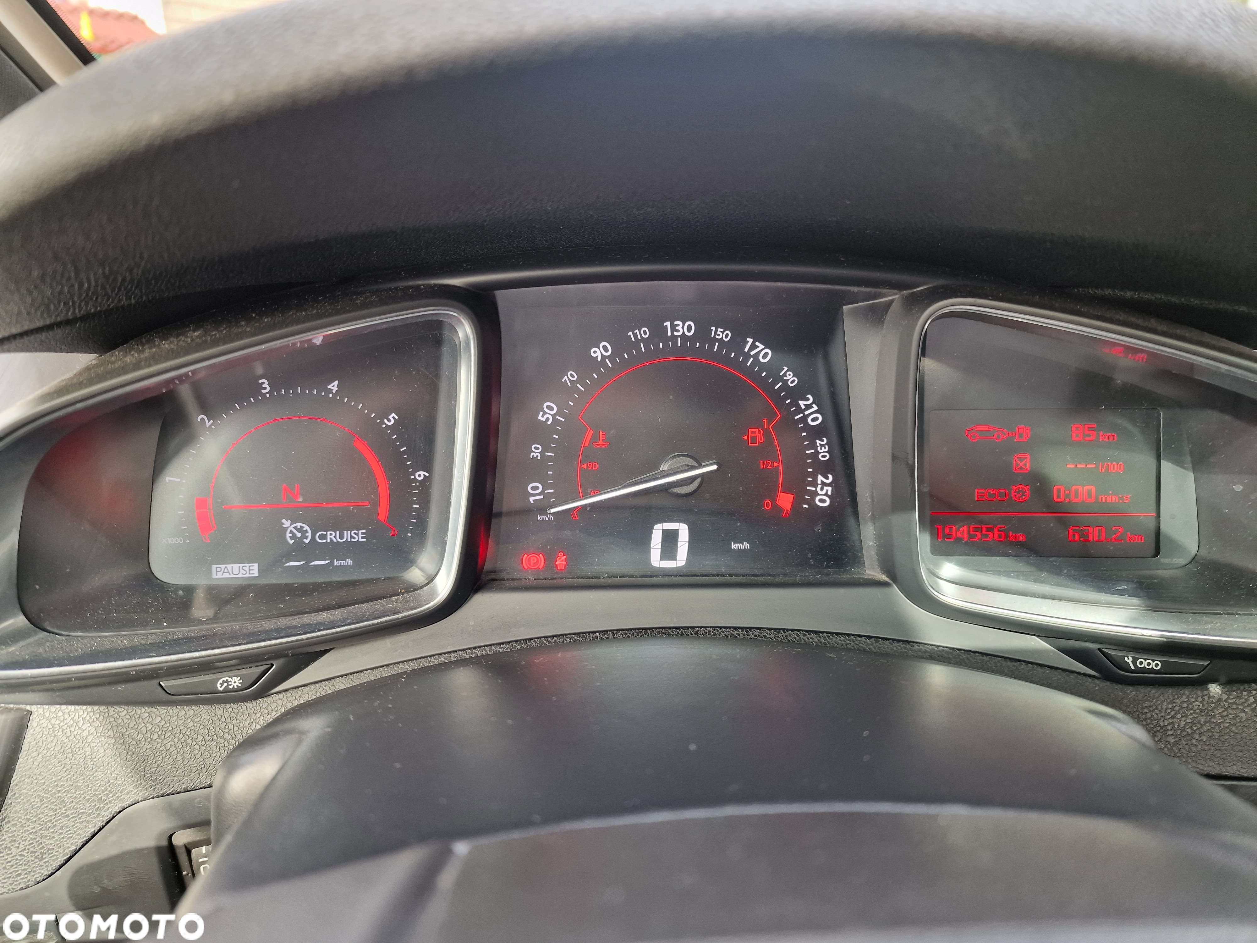 Citroën DS5 e-HDi 115 EGS6 SoChic - 31