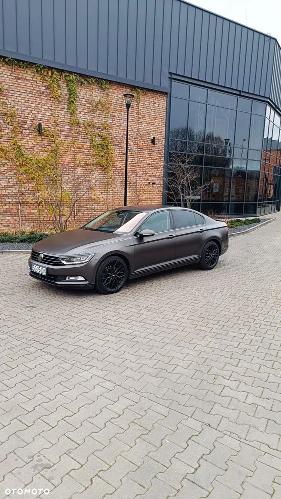 Volkswagen Passat - 2