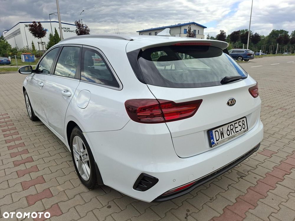 Kia Ceed 1.6 CRDi mHEV Business Line - 4