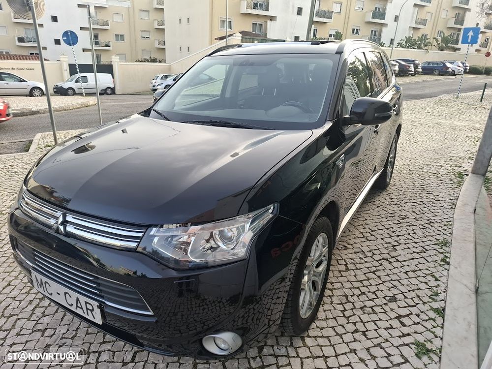 Mitsubishi Outlander - 3