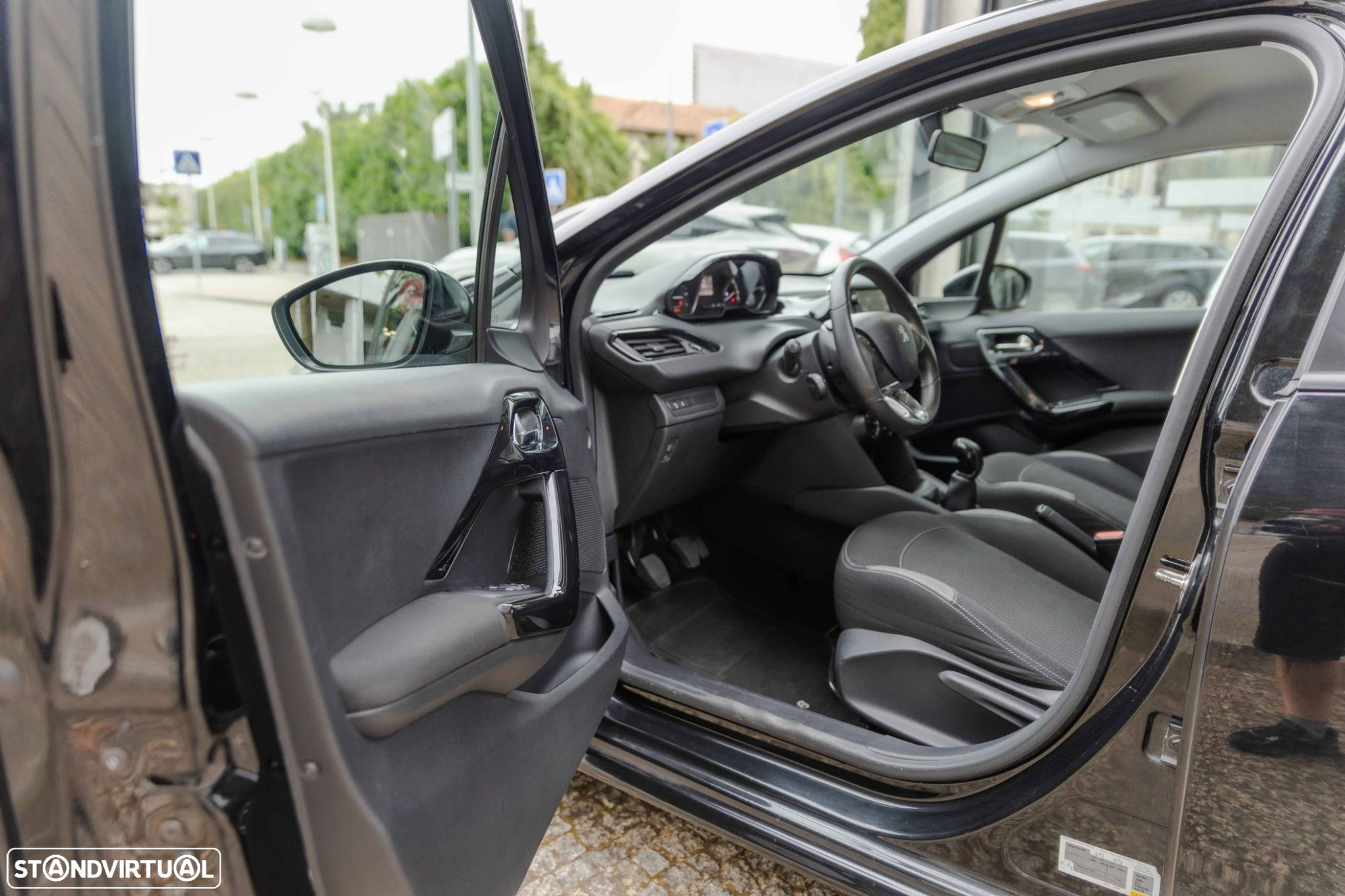Peugeot 208 1.2 PureTech Active - 8