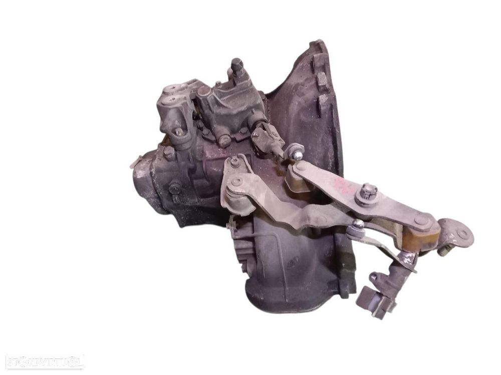 CAIXA DE VELOCIDADES OPEL CORSA C - 3