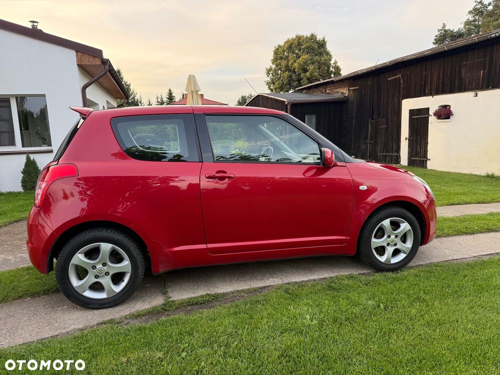 Suzuki Swift 1.3 Sunlight Edition - 3