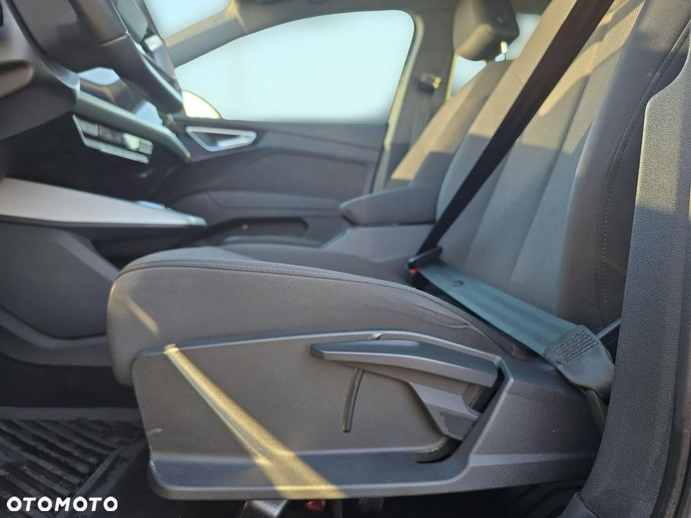 Audi Q4 e-tron - 11