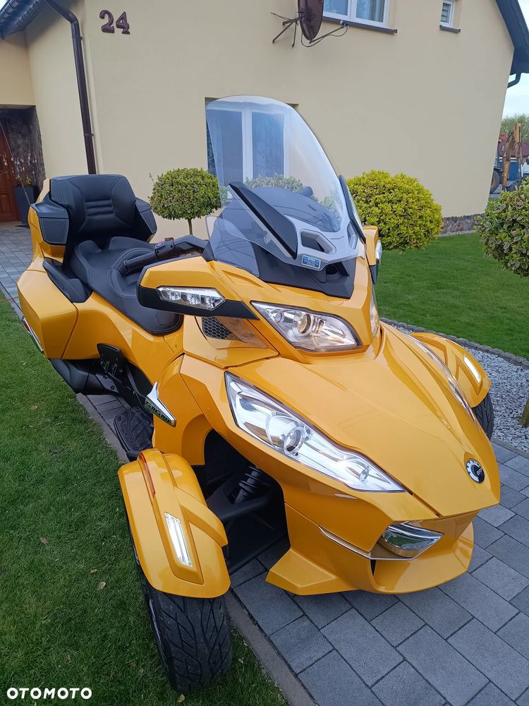 Can-Am Spyder - 10