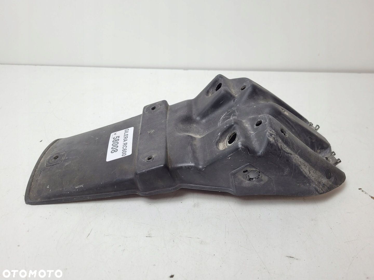 GILERA RC600 BŁOTNIK TYŁ MOCOWANIE TABLICY - 4