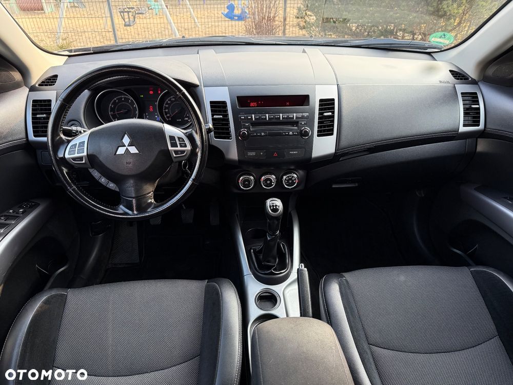 Mitsubishi Outlander 2.0 2WD Invite - 19