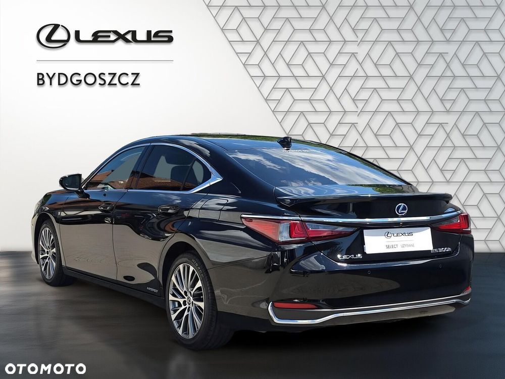 Lexus ES - 4