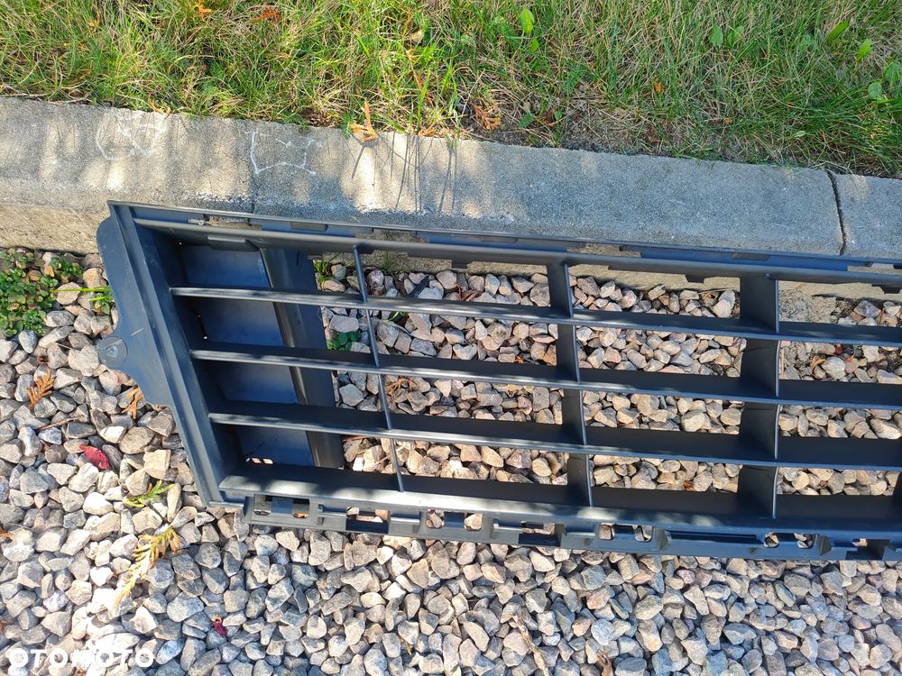 CLIO III 3 KRATKA ŚRODKOWA ZDERZAKA PRZÓD 622541459R - 3