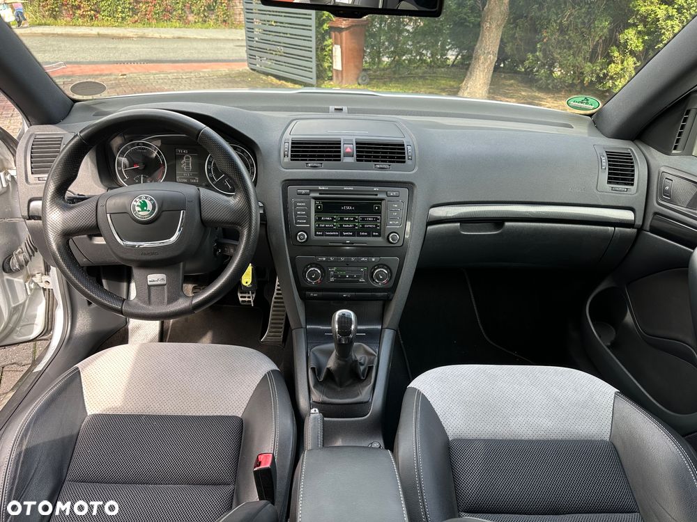 Skoda Octavia 2.0 TSI RS - 16