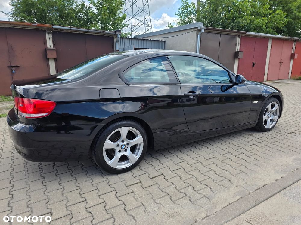 BMW Seria 3 320i Edition Exclusive - 26