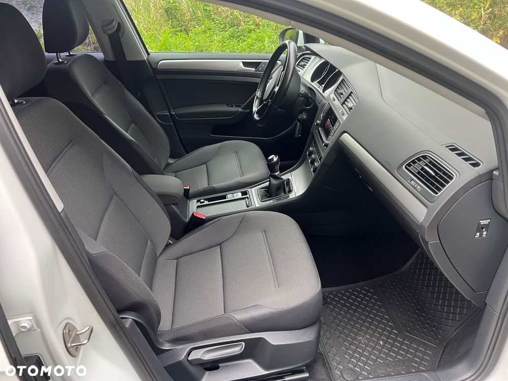 Volkswagen Golf VII 1.6 TDI BMT Comfortline - 11