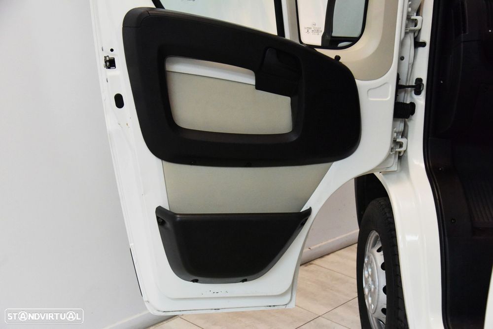Peugeot Boxer 2.0 BlueHDi 335 L3H2 Pro - 24