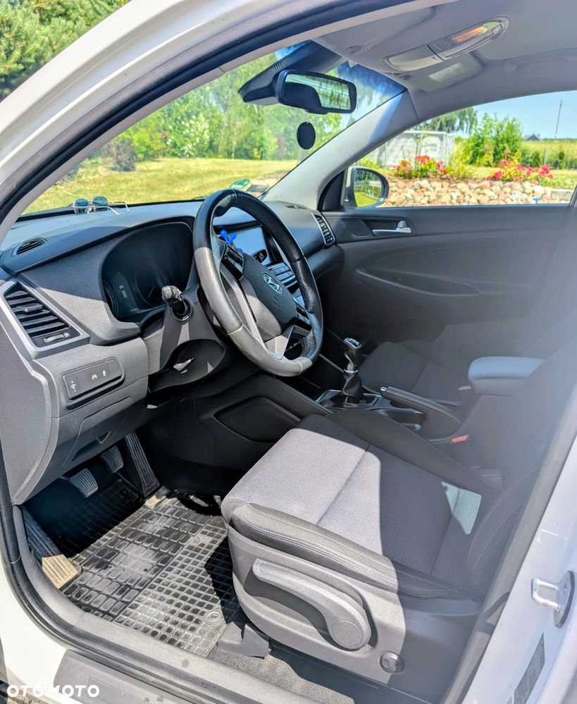 Hyundai Tucson 1.7 CRDI BlueDrive Style 2WD - 10