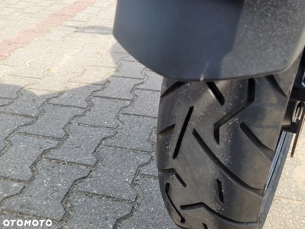 Suzuki V-STROM - 12